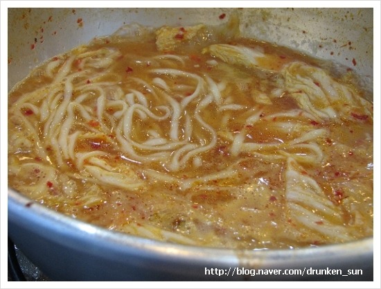 닭한마리칼국수 이미지