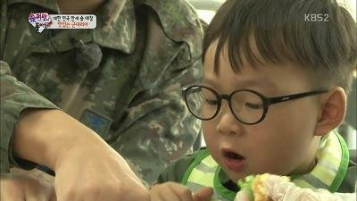 대한이 햄버거 만들어주는 군인삼촌.jpg (심장주의) | 인스티즈