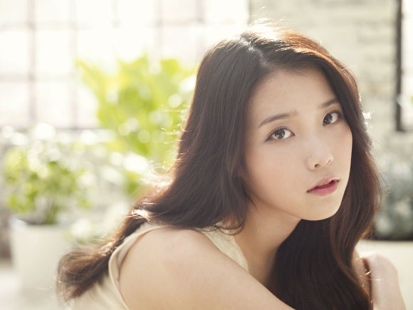 아이유 일본 데뷔당시 자켓사진에 대한 한 블로거의 글 (12년도) | 인스티즈