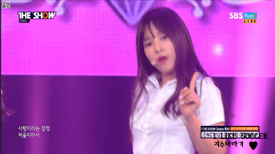 [다이아] 160712 더쇼 그길에서 gif | 인스티즈