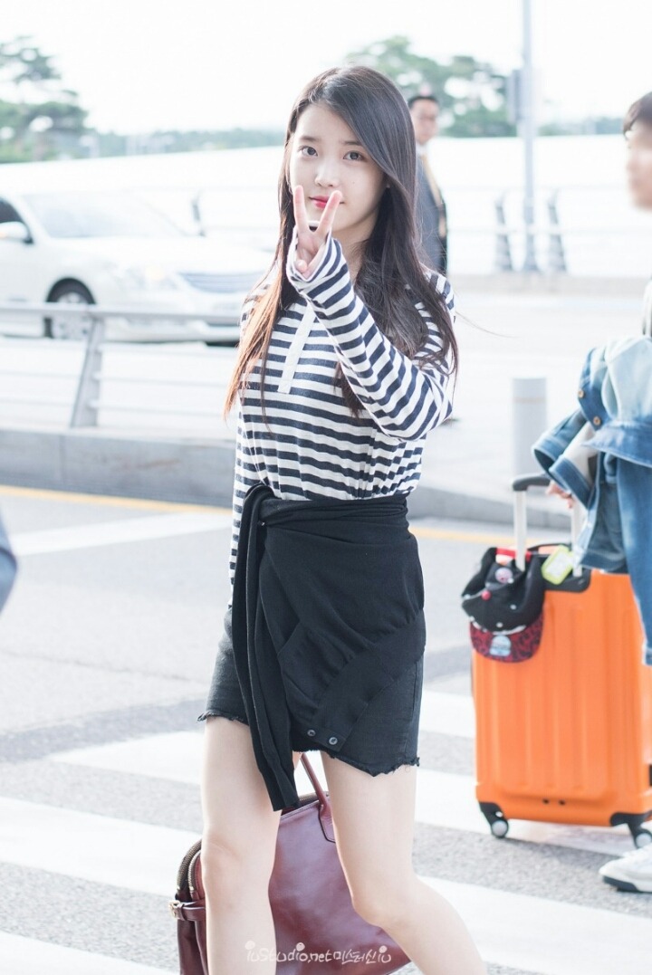 단가라 정석으로 코디한 아이유.jpg | 인스티즈