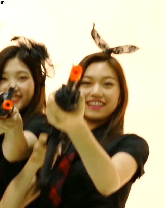 [23장] 아이오아이 ioi 김도연 백발백중 광고 + 직찍 몇장.jpgif | 인스티즈
