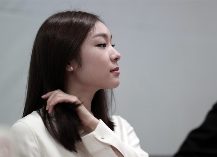 재미로보는 찌라시- 운동선수 출신 미녀스타 의리녀vs쓰레기 (진실은 날조를 해도 변하지 않음) | 인스티즈