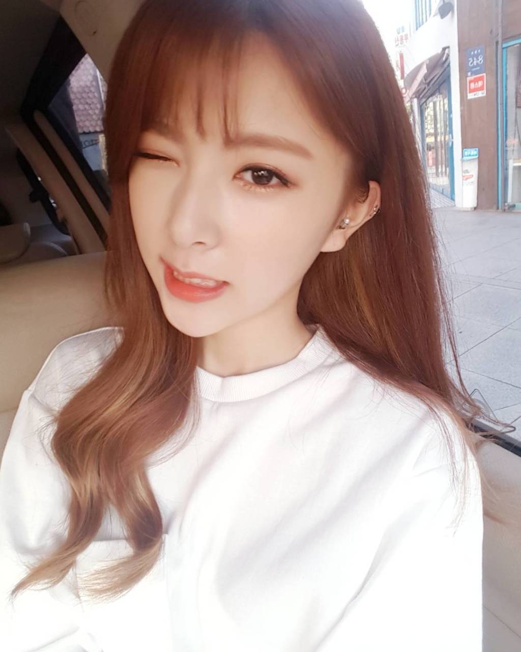 흔치 않은 고급시계 하는 여자아이돌 | 인스티즈