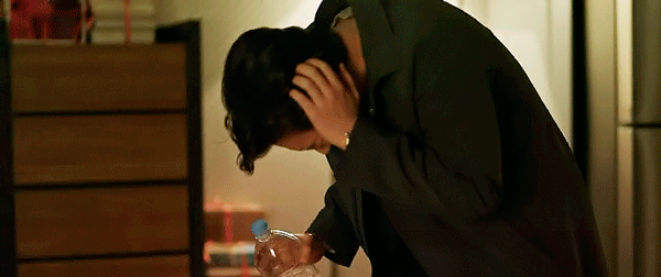 [비밀의숲] 연출과 연기가 환상적으로 콜라보한 장면 GIF | 인스티즈