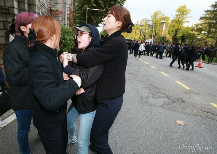계엄령 선포된 이대.jpg | 인스티즈
