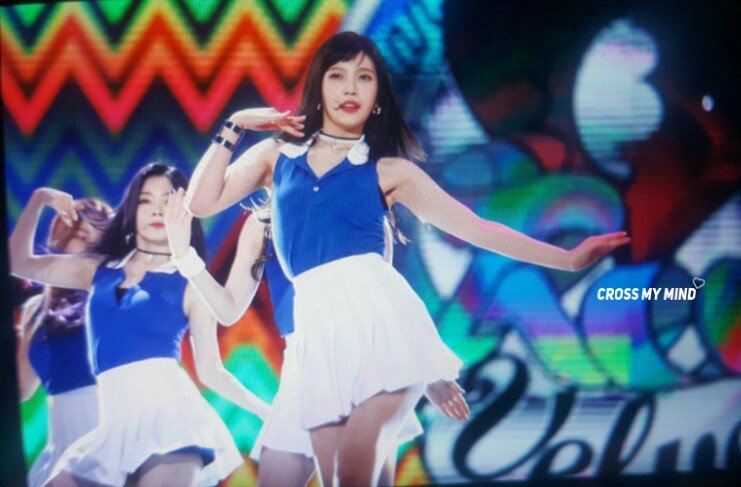 오늘자 흑발하고 미모 대박리즈 찍은 조이 ㄷㄷ | 인스티즈