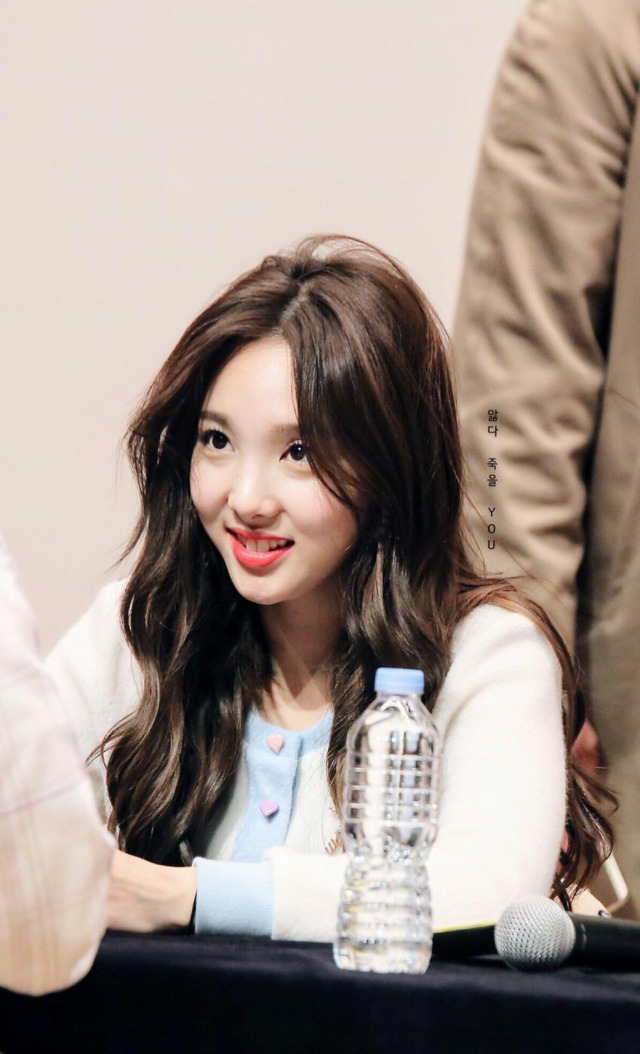 170311 레알 이쁜 토끼같은 나연이 | 인스티즈