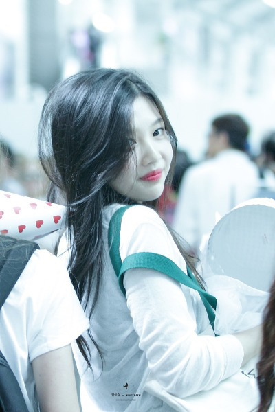 갈수록 예뻐지는 레드벨벳 조이.jpgif | 인스티즈