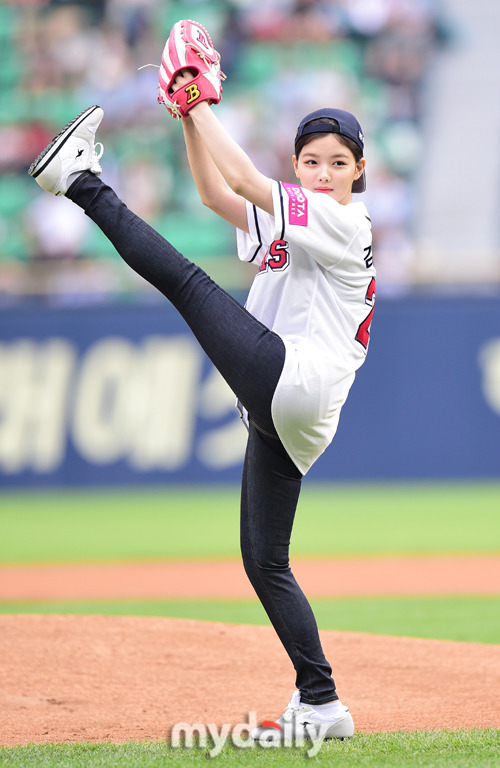 오늘자 김유정.jpg | 인스티즈