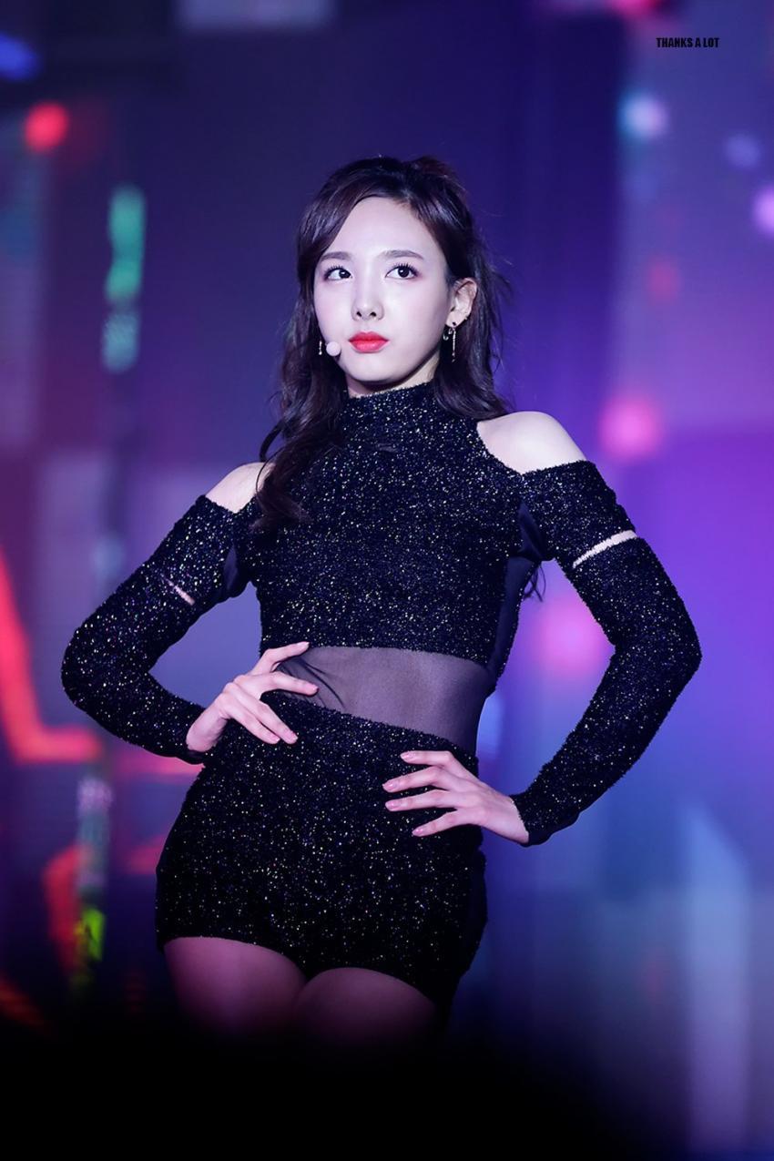 트와이스에서 섹시담당하는 맏언니 나연이의 실체.... | 인스티즈