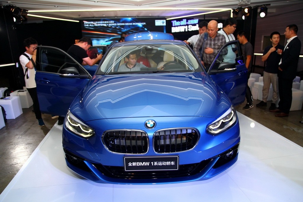 2018 신형 BMW 1시리즈 세단 feat. [데이터주의] | 인스티즈