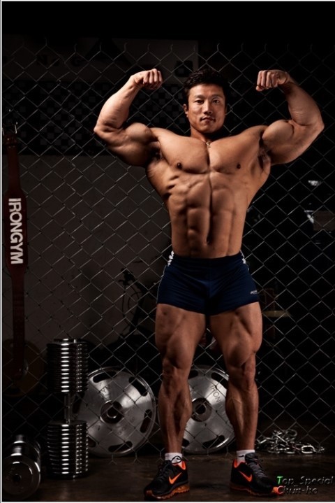 대한민국 최고의 보디빌더.. 수많은 후배들도 존경하는 분 | 인스티즈