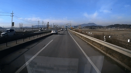 모사이트에서 논란인 블랙박스 gif | 인스티즈