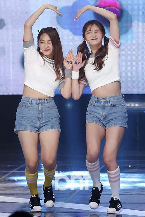 오늘자 IOI 옐로우팝콘 케미.gif | 인스티즈
