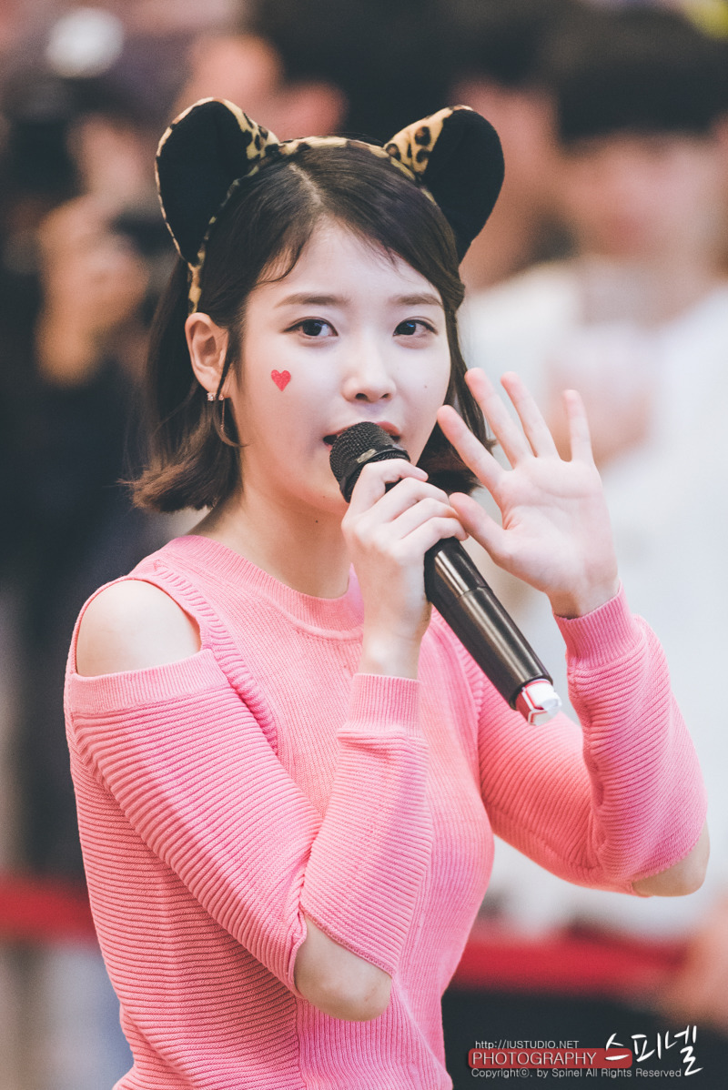 [17.04.30] 코엑스 팬사인회 아이유.jpg | 인스티즈