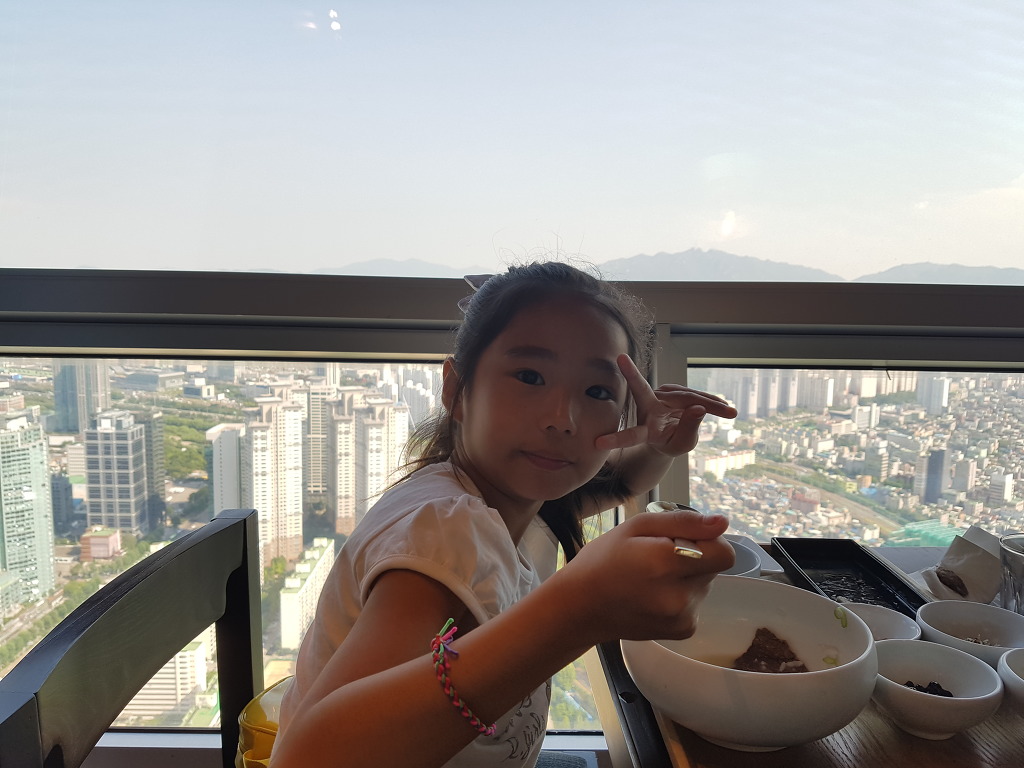 사대부집곳간한식부페 이미지