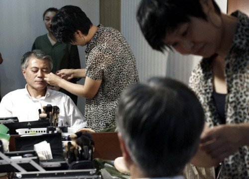 메이크업받는 대통령님.jpg | 인스티즈