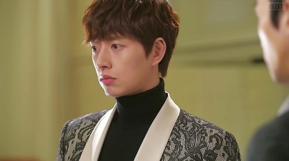 신발 건담 덕후로 유명한 배우.jpg | 인스티즈