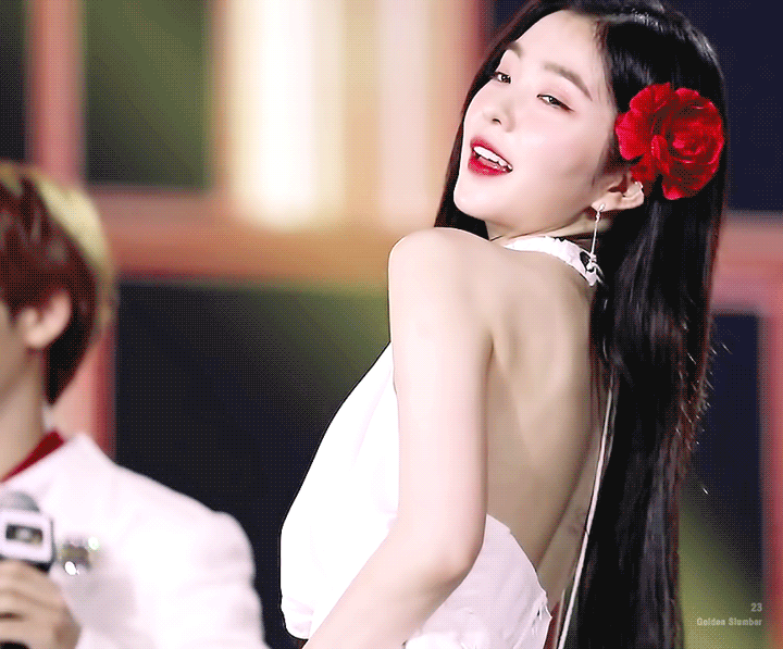 머리에 꽃을 단 아이린.jpgif | 인스티즈