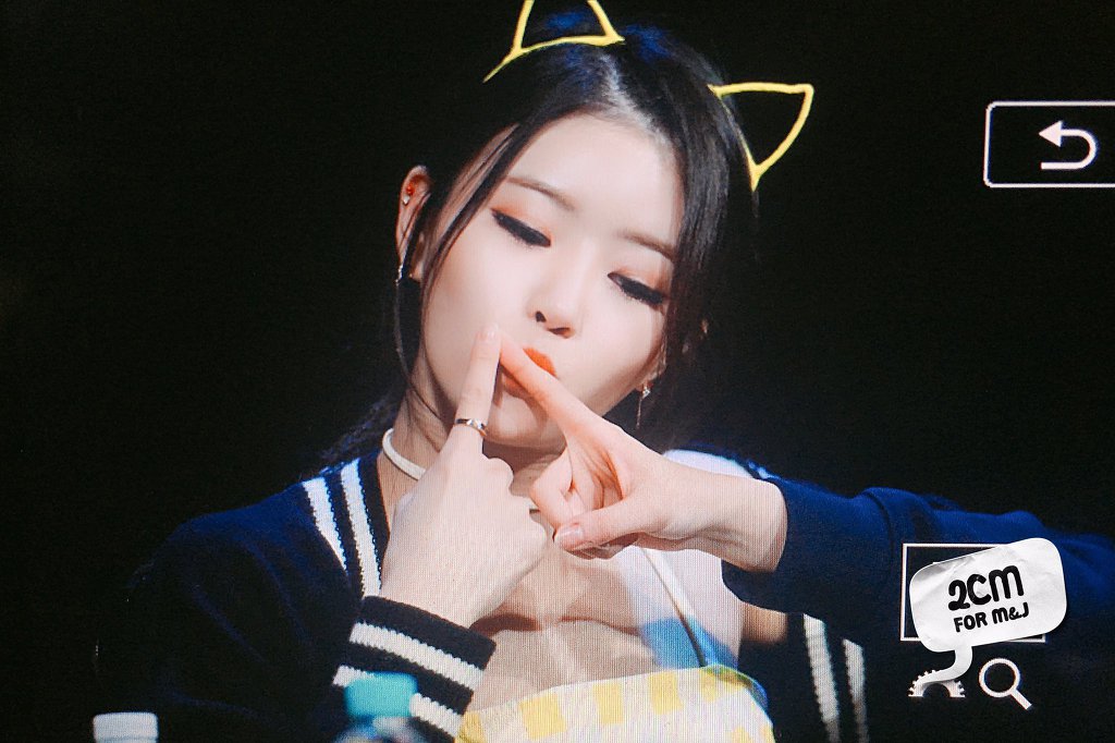 노란 원피스에 고양이 머리띠를 쓴 러블리즈 미주.jpgif | 인스티즈