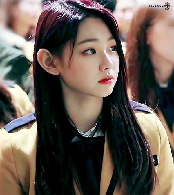 울기 직전인 강미나.gif | 인스티즈