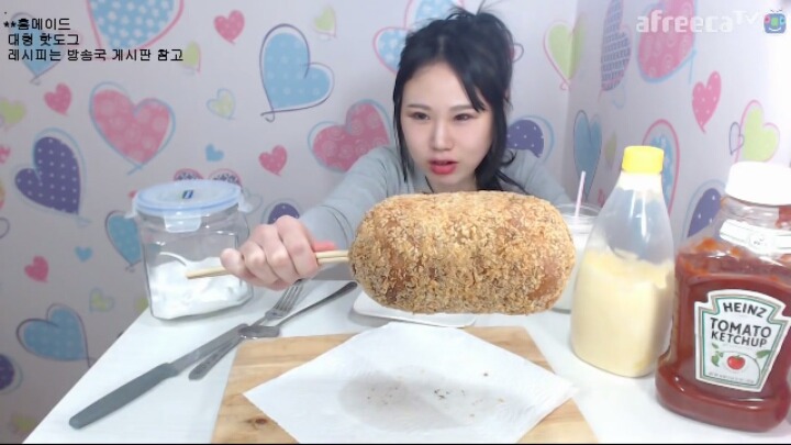 초대형 음식을 사랑하는 먹방BJ | 인스티즈