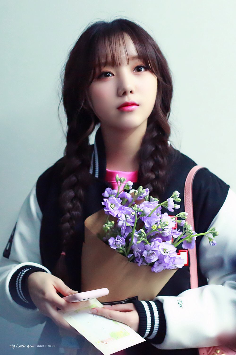 [러블리즈] 졸업하기 위해서는 보고서를 써야해서 케이 | 인스티즈