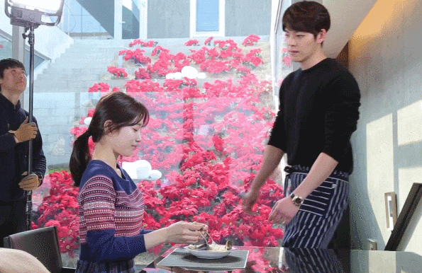 수지 키스신 연습.gif | 인스티즈