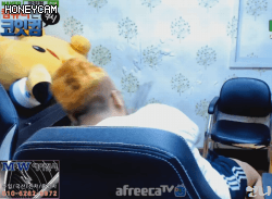 진짜 아파 죽으려고 하는 홍구 ㅋㅋㅋ.GIF | 인스티즈