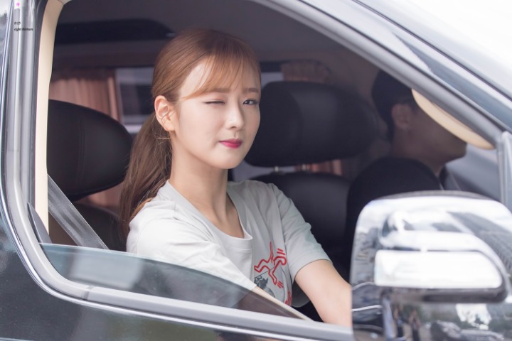 에이핑크 윤보미 생일 기념.gif | 인스티즈
