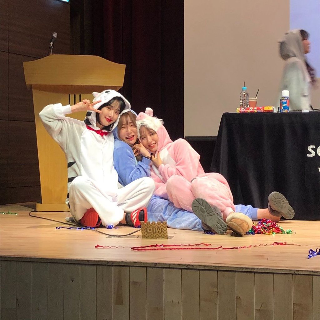활짝 웃는 우주소녀 보나.jpgif | 인스티즈