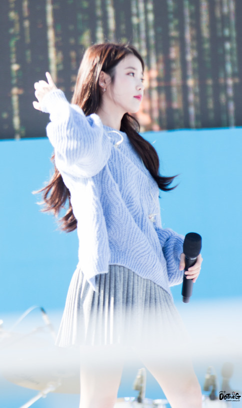 하늘하늘한 아이유.jpg | 인스티즈