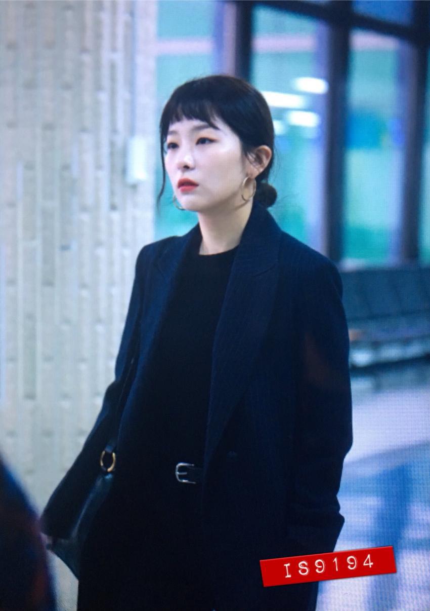 오전에 따숩게 옷 챙겨입고 출국한 레드벨벳 공항 프리뷰 | 인스티즈