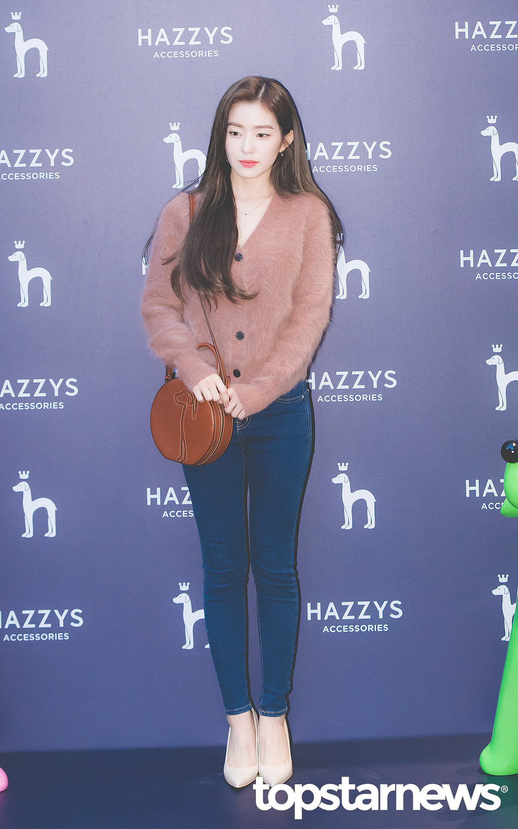 오늘자 헤지스 플래그쉽스토어 행사 레드벨벳 아이린.jpgif | 인스티즈