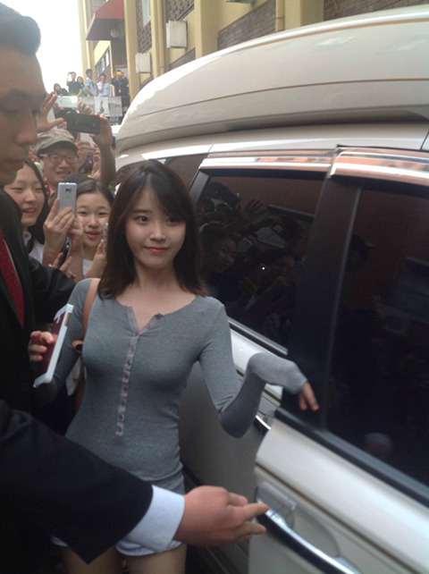 섹시가수 아이유.gif | 인스티즈