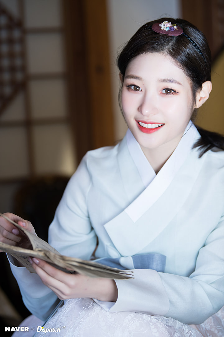 흰 의상이 참 잘어울리는 처자 | 인스티즈