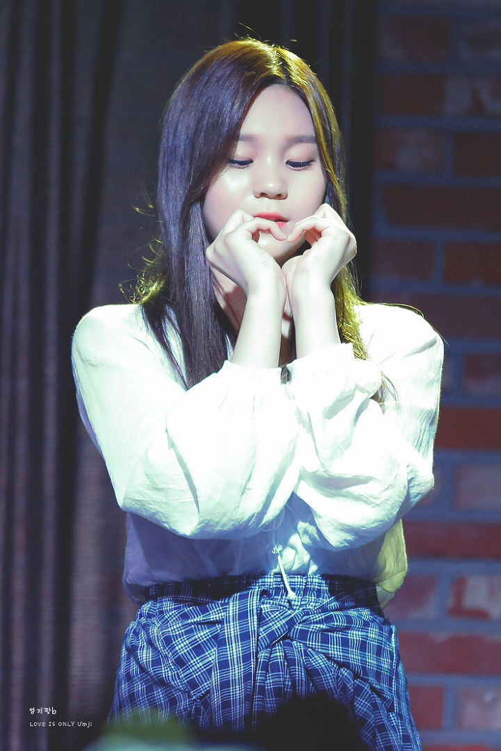 [여자친구] 해리 케인은 확실히 물건인 것 같아서 엄지 | 인스티즈