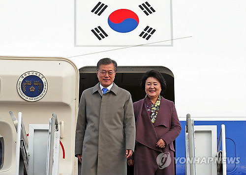 문재인 대통령님 동남아 순방 끝내고 귀국.jpg | 인스티즈
