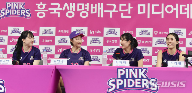 보기만 해도 숨 막히는 여자배구 흥국생명 라인업 .jpg | 인스티즈