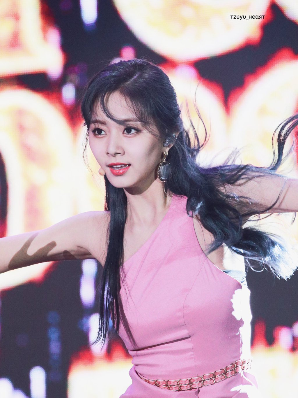 머리묶은 쯔위.jpgif | 인스티즈