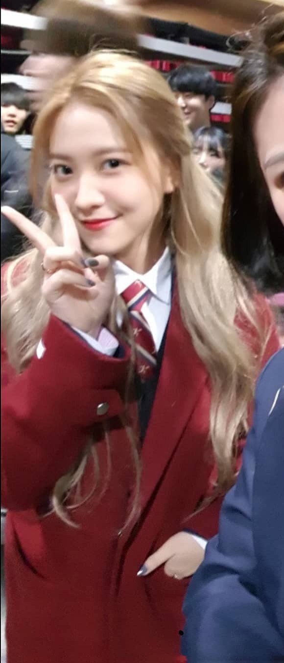 레드벨벳 예리 졸업식 날 | 인스티즈