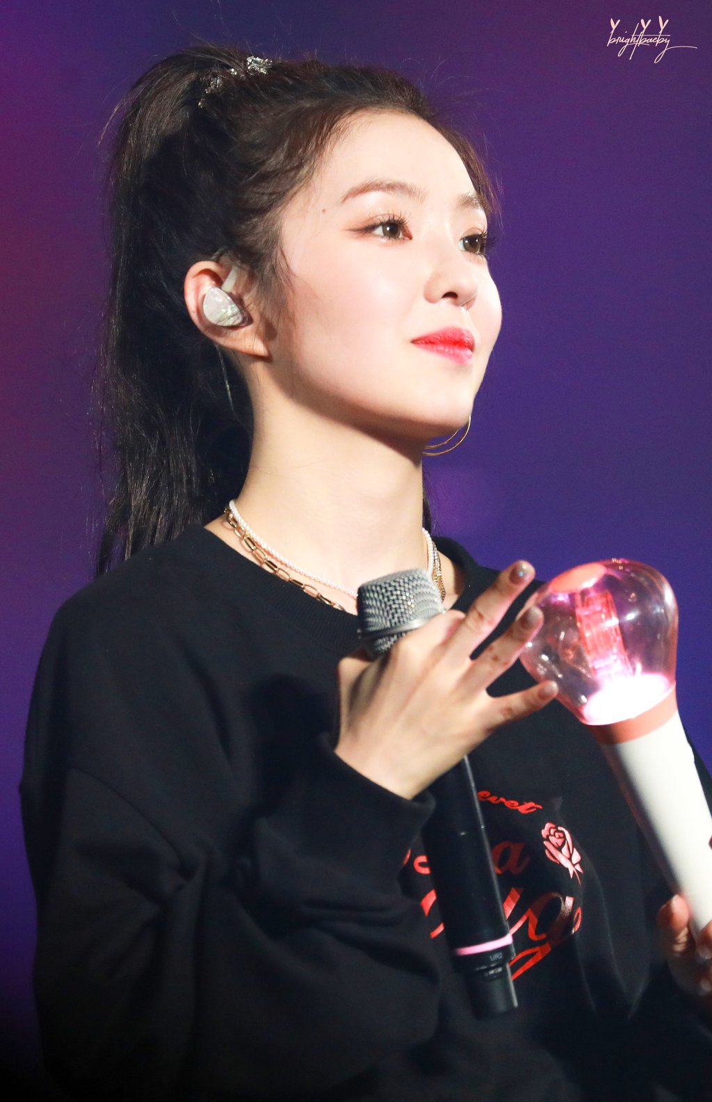 콘서트에서 머리묶은 아이린.jpg | 인스티즈