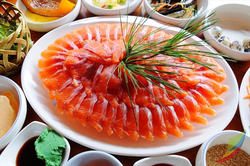 신선하고 맛있는! 송어회 (+사이드) gifjpg | 인스티즈