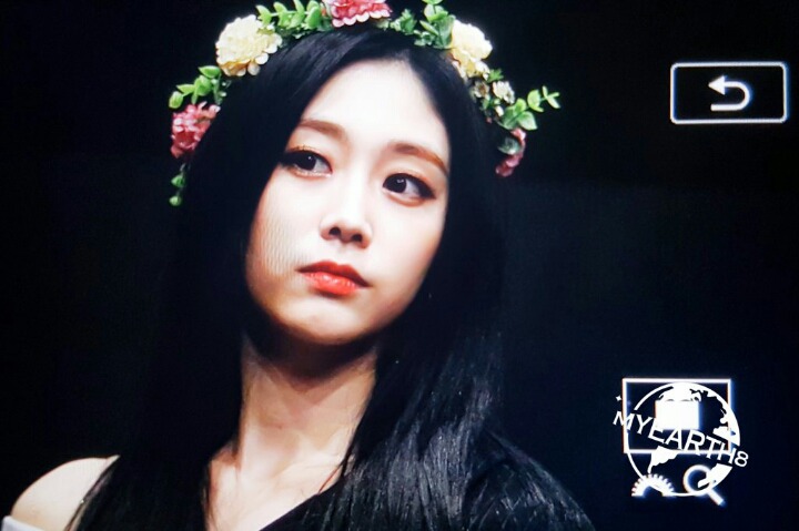 흑발로 염색한 러블리즈 지수 | 인스티즈