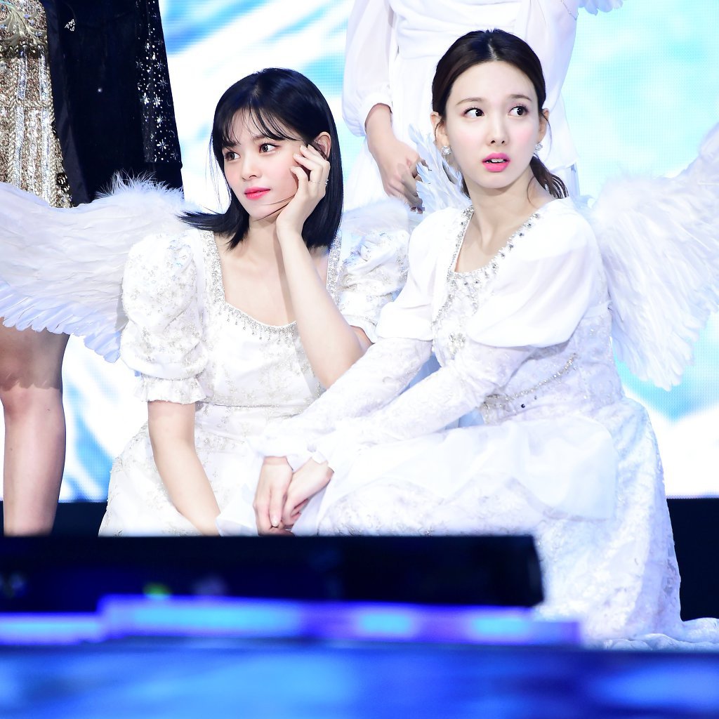 천사 날개가 보이는 나연이 ㅋㅋㅋㅋㅋㅋㅋ | 인스티즈