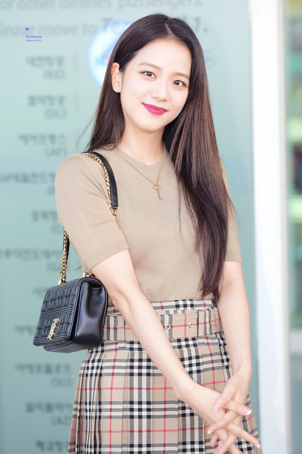 런던패션위크 참석하러 출국한 블랙핑크 지수.jpgif | 인스티즈