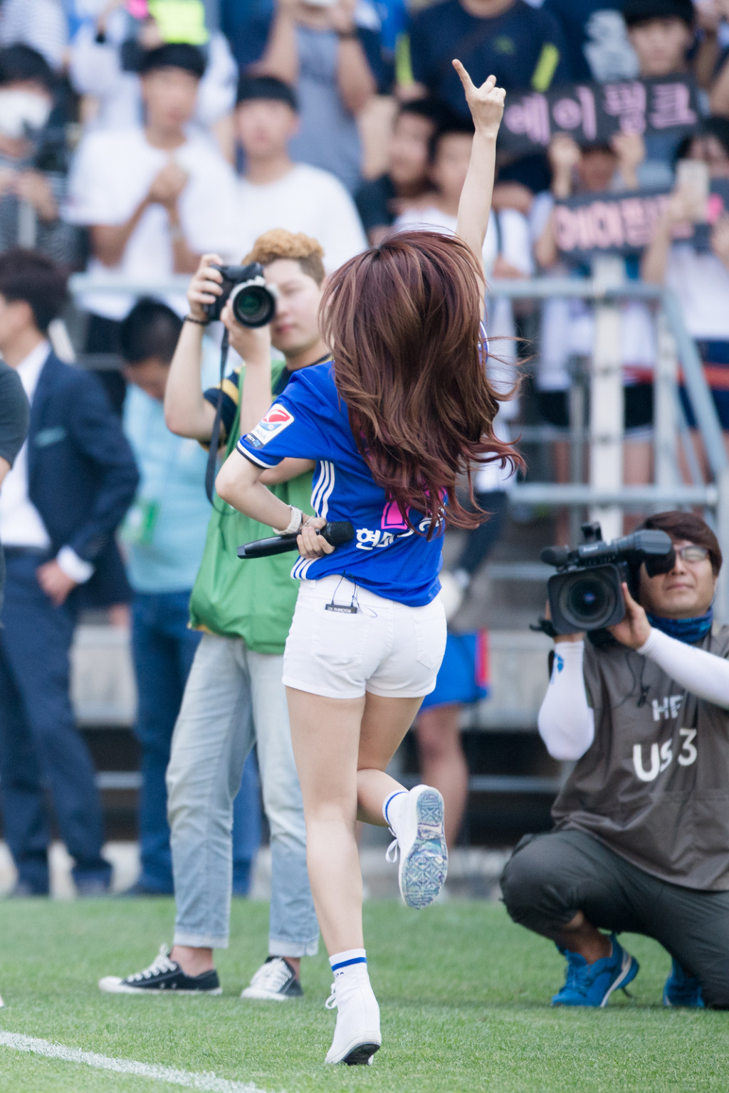 정은지 뒷태 | 인스티즈