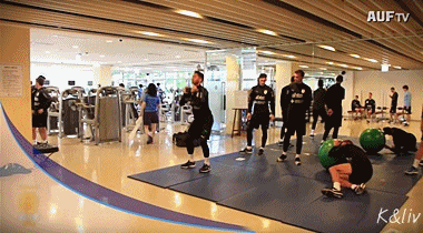 몸 푸는 우루과이 선수들 gif | 인스티즈