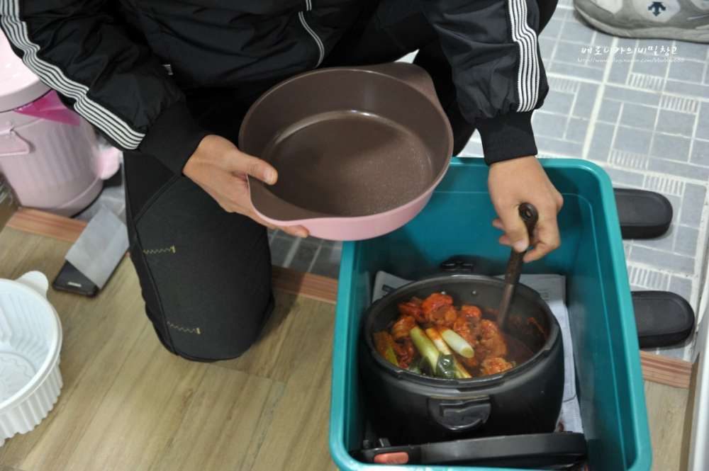 밤에 먹으면 꿀맛이라는 어느 야식집 닭볶음탕 | 인스티즈